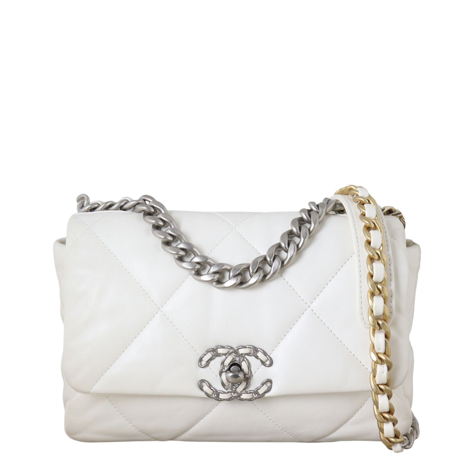Chanel 19 Flap Bag Medium_IMG_8203.jpg