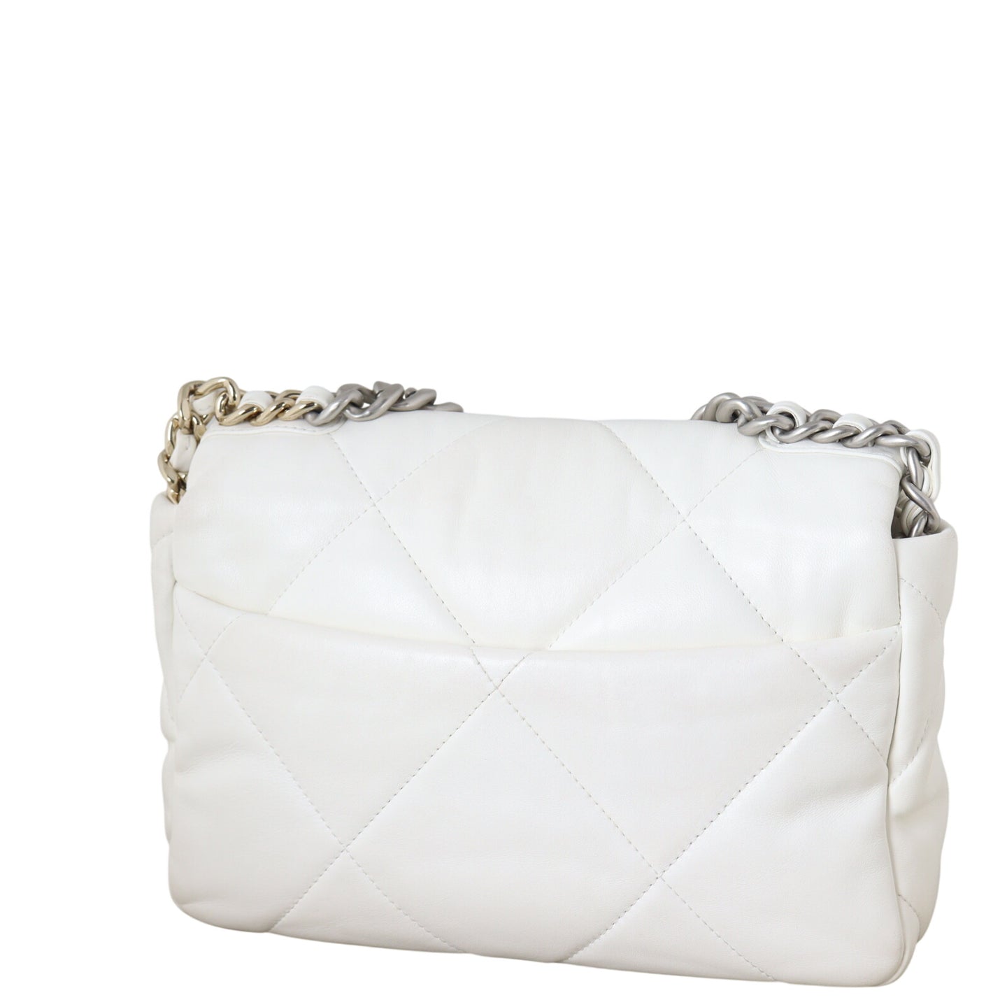 Chanel 19 Flap Bag Medium_IMG_8204.jpeg