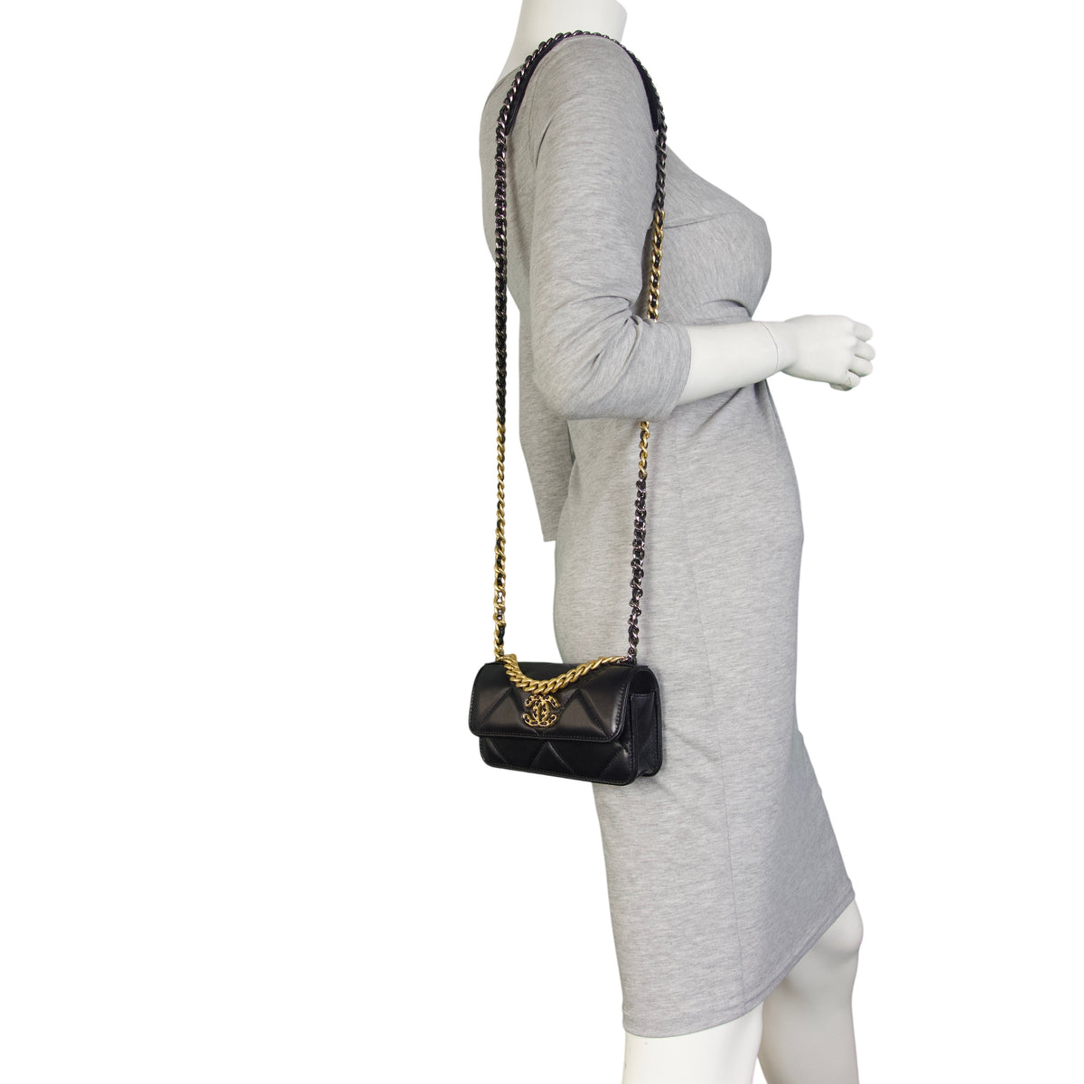 Chanel 19 Phone Holder on Chain__DSC5409.jpeg