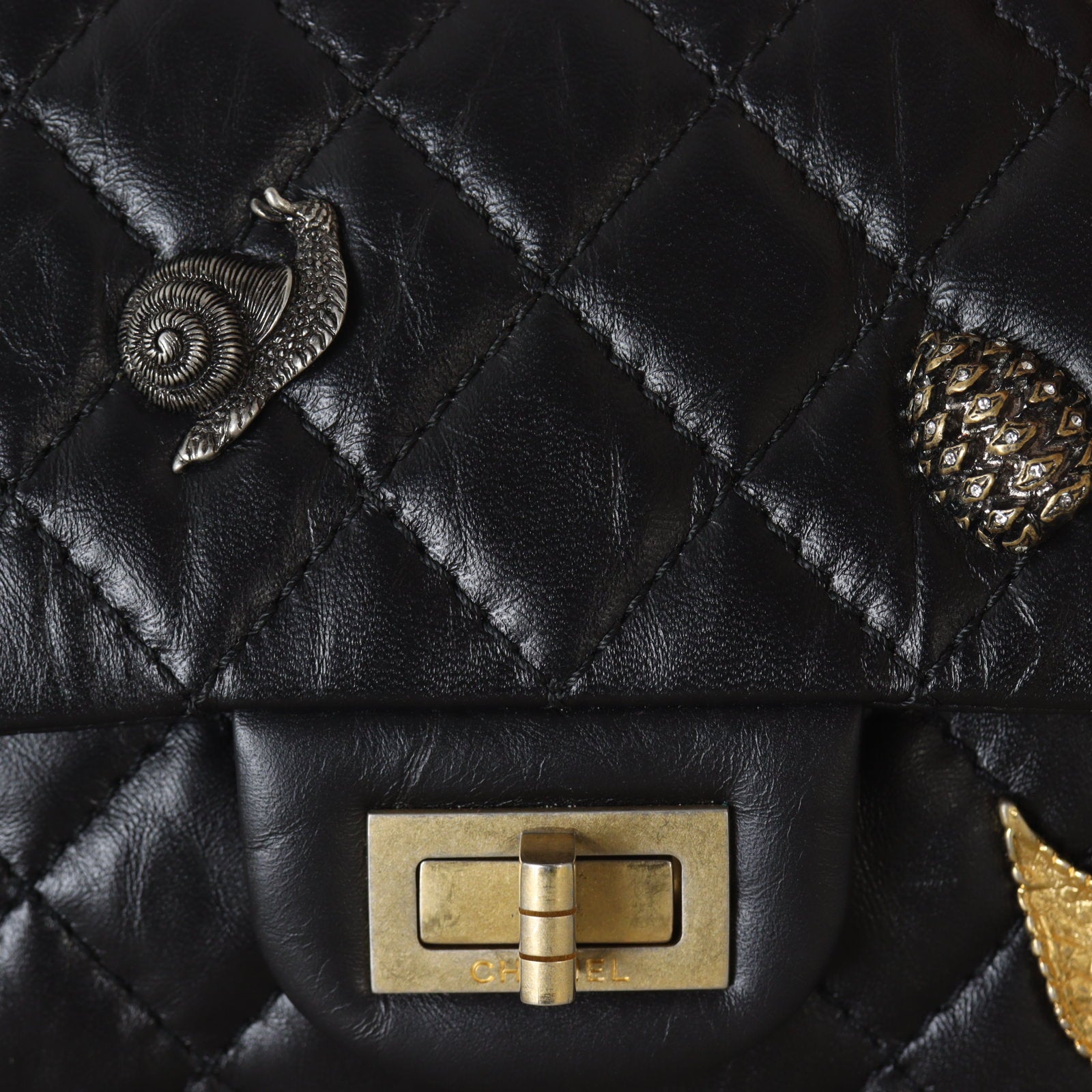 Chanel 2.55 Reissue 225 Double Flap Bag Lucky Charms_IMG_6500.jpg