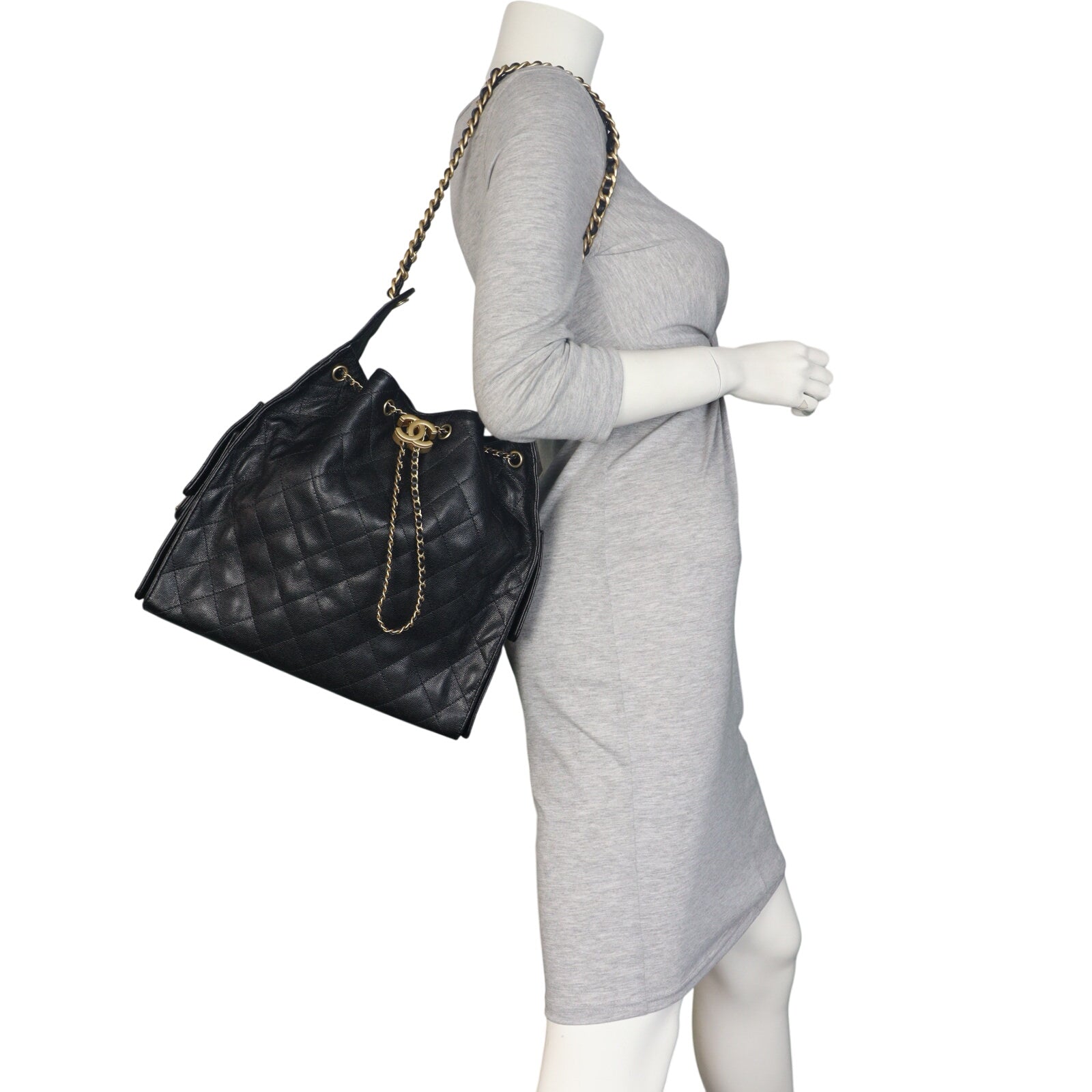 Chanel 25 Hobo Medium_IMG_3980.jpeg
