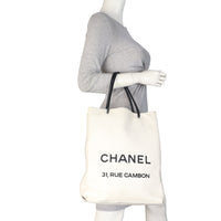 Chanel 31 Rue Cambon Essential Shopping Tote_IMG_9946.jpeg
