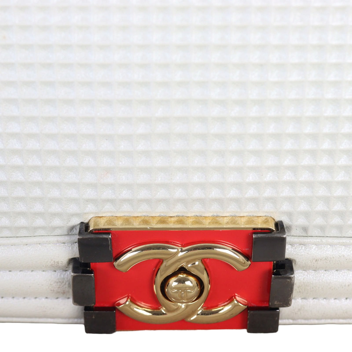 Chanel Boy Cube Old Medium_IMG_3606.jpg