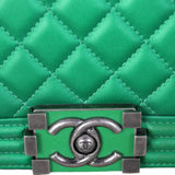 Chanel Boy New Medium _IMG_7313.jpg