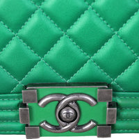 Chanel Boy New Medium _IMG_7313.jpg