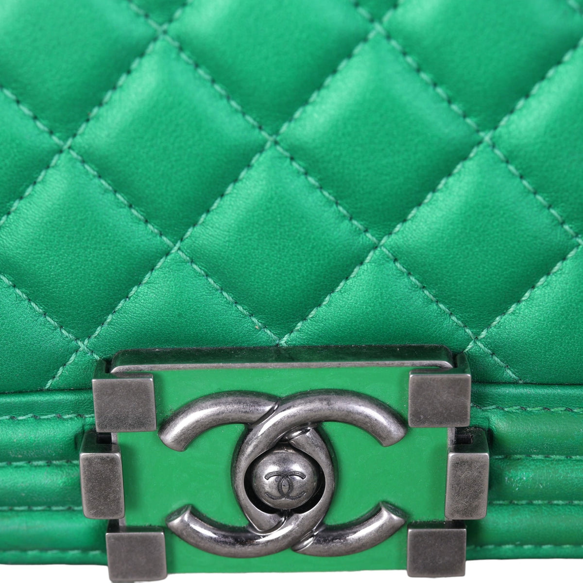 Chanel Boy New Medium _IMG_7313.jpg