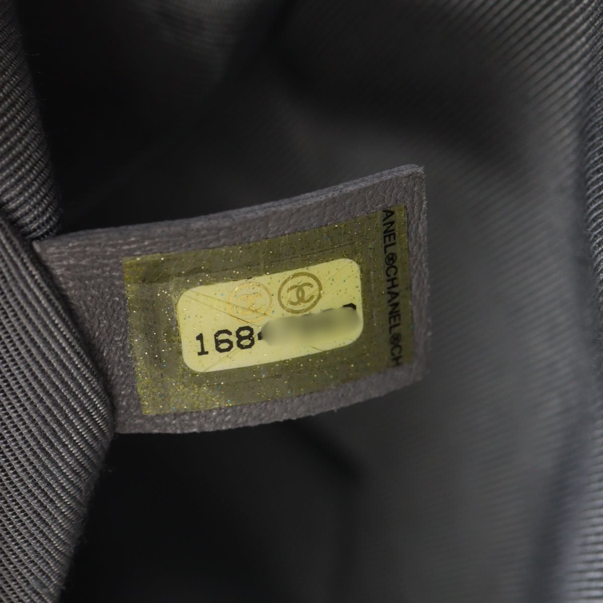 Chanel Boy Old Medium_4.jpg