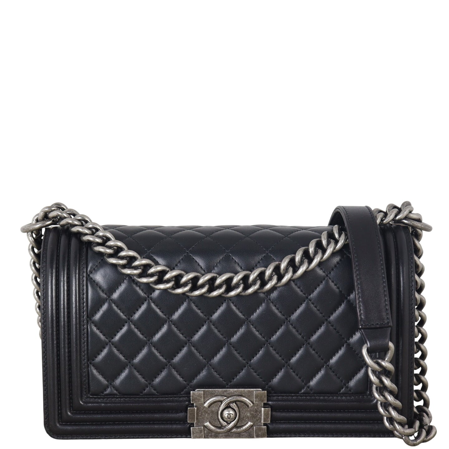 Chanel Boy Old Medium_IMG_2586.jpeg