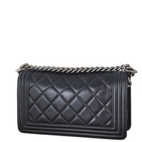 Chanel Boy Old Medium_IMG_2976.jpeg