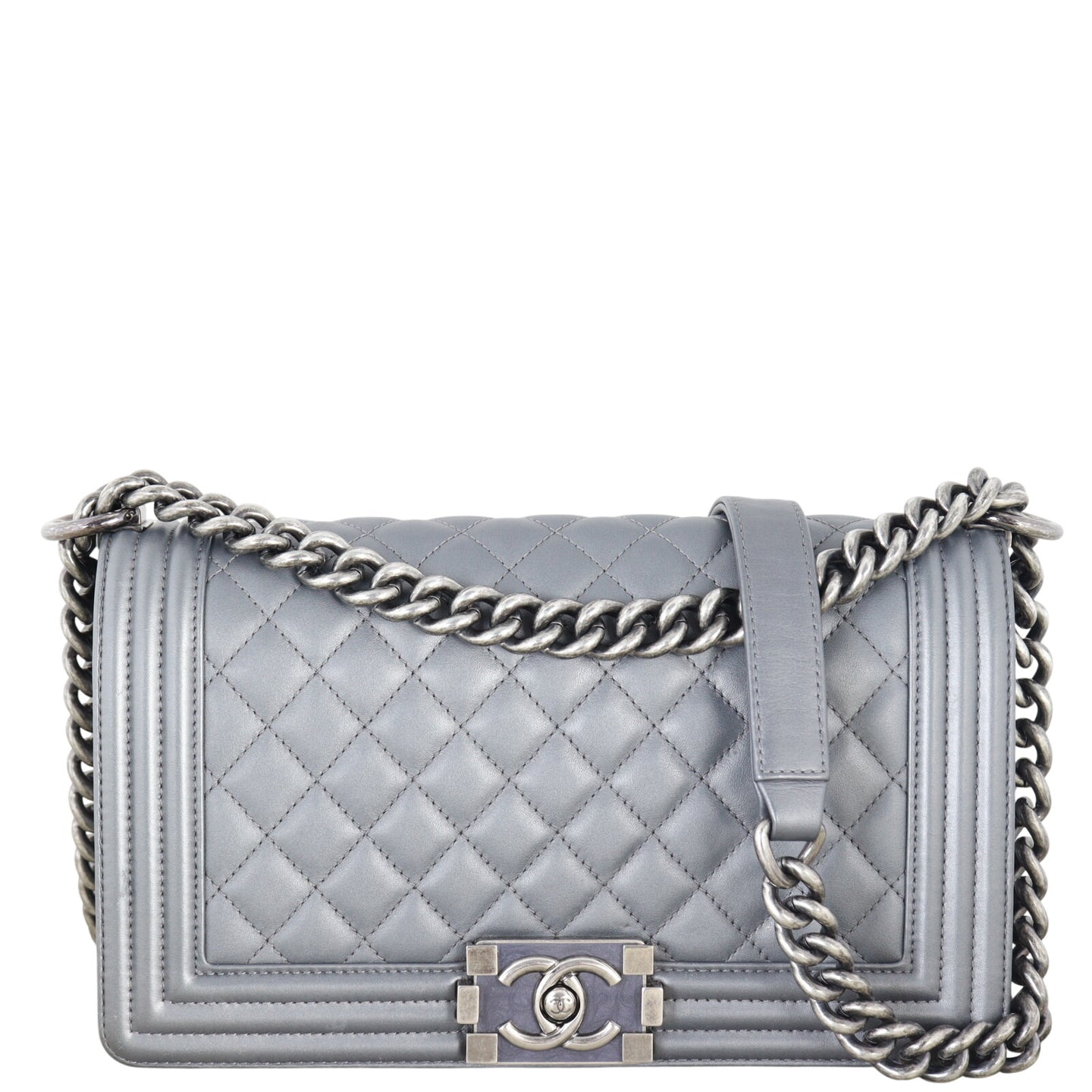 Chanel Boy Old Medium_IMG_4881.jpeg