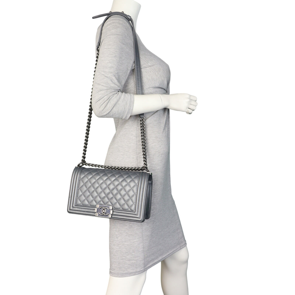 Chanel Boy Old Medium_IMG_4999.jpeg
