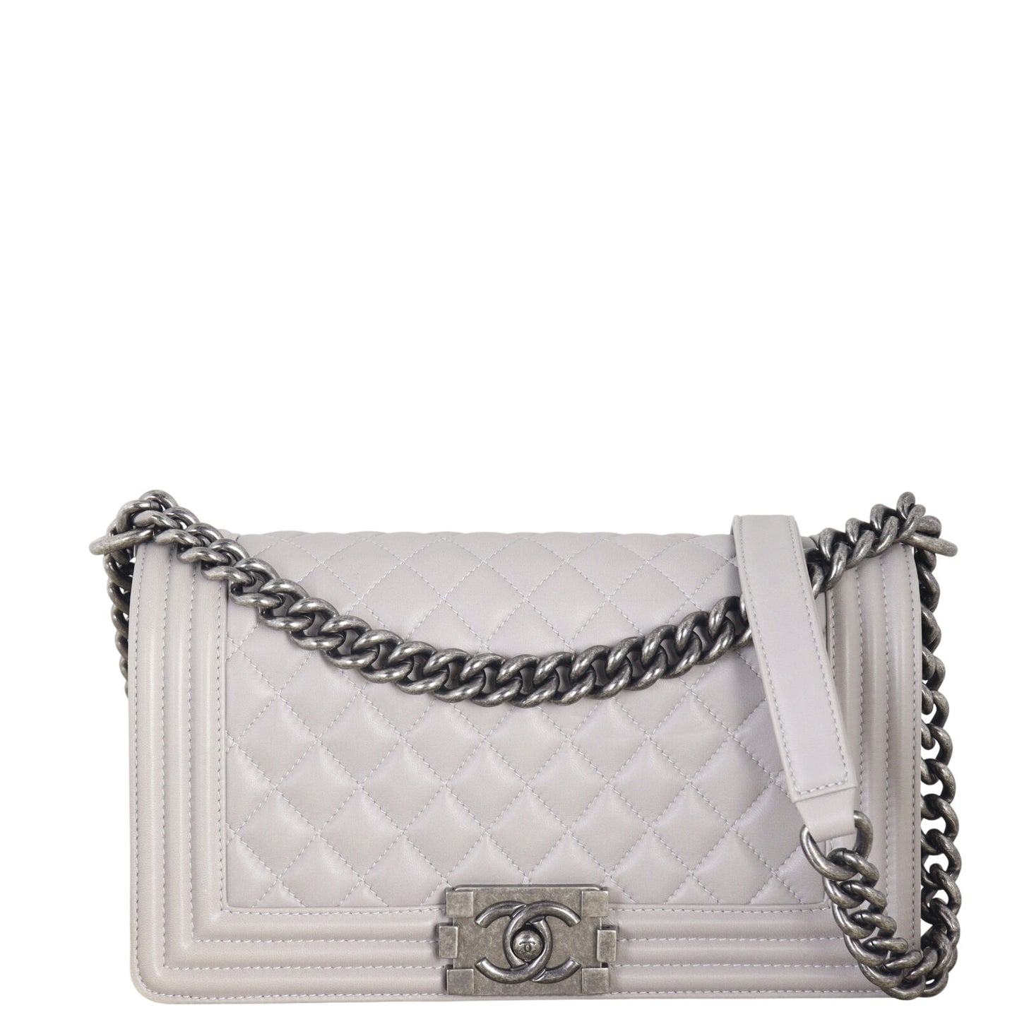 Chanel Boy Old Medium_IMG_9771.jpeg