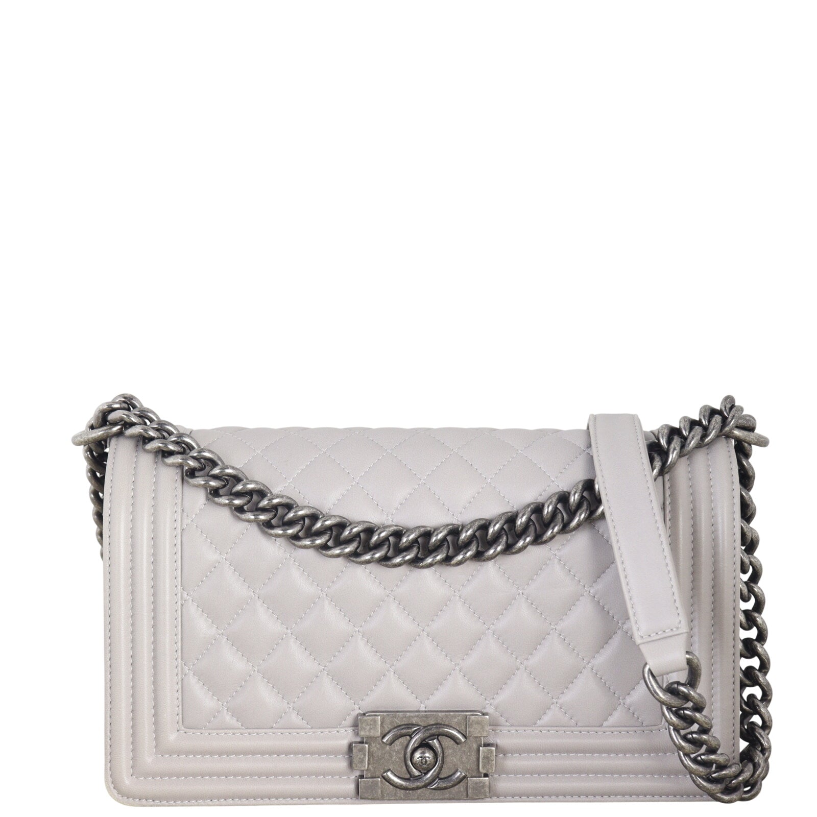 Chanel Boy Old Medium_IMG_9771.jpeg
