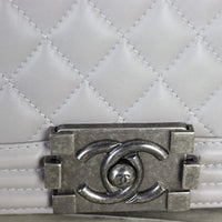 Chanel Boy Old Medium_IMG_9783.jpg