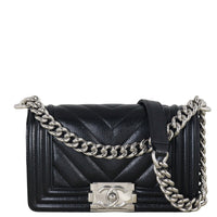 Chanel Boy Small Chevron_IMG_7370.jpg