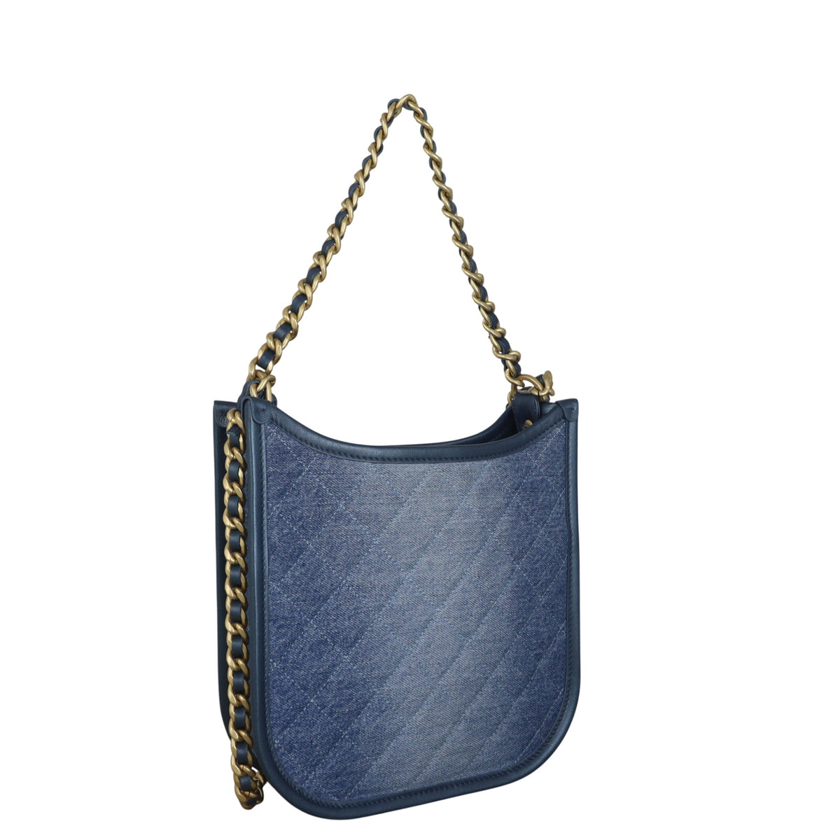 Chanel CC Hobo Denim_IMG_4101.jpeg