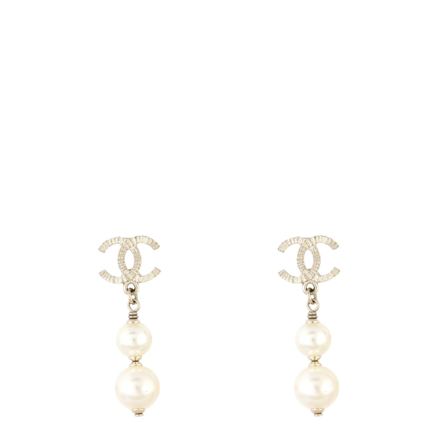 Chanel CC Pearl Drop Earrings_IMG_1799.jpg