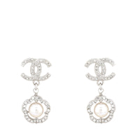 Chanel CC Pearl Flower Earrings_IMG_9314.jpg