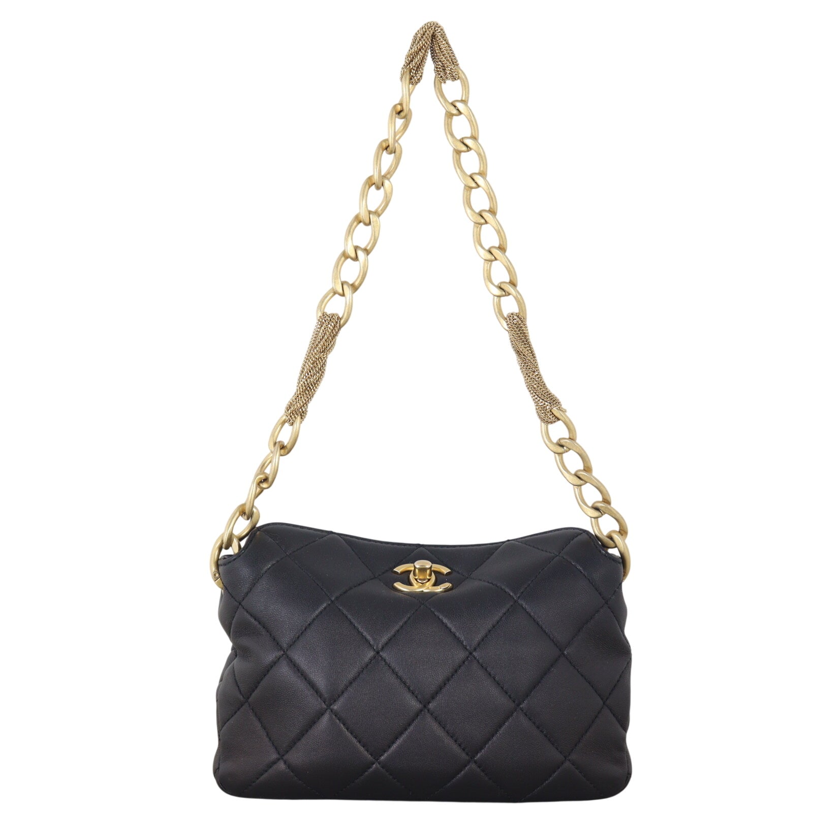 Chanel CC Quilted Lambskin Hobo_IMG_9645.jpeg