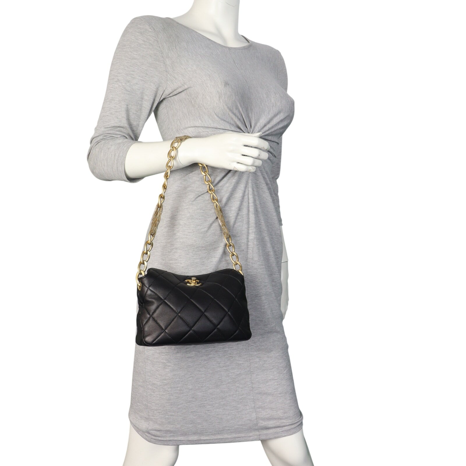 Chanel CC Quilted Lambskin Hobo_IMG_9687.jpeg