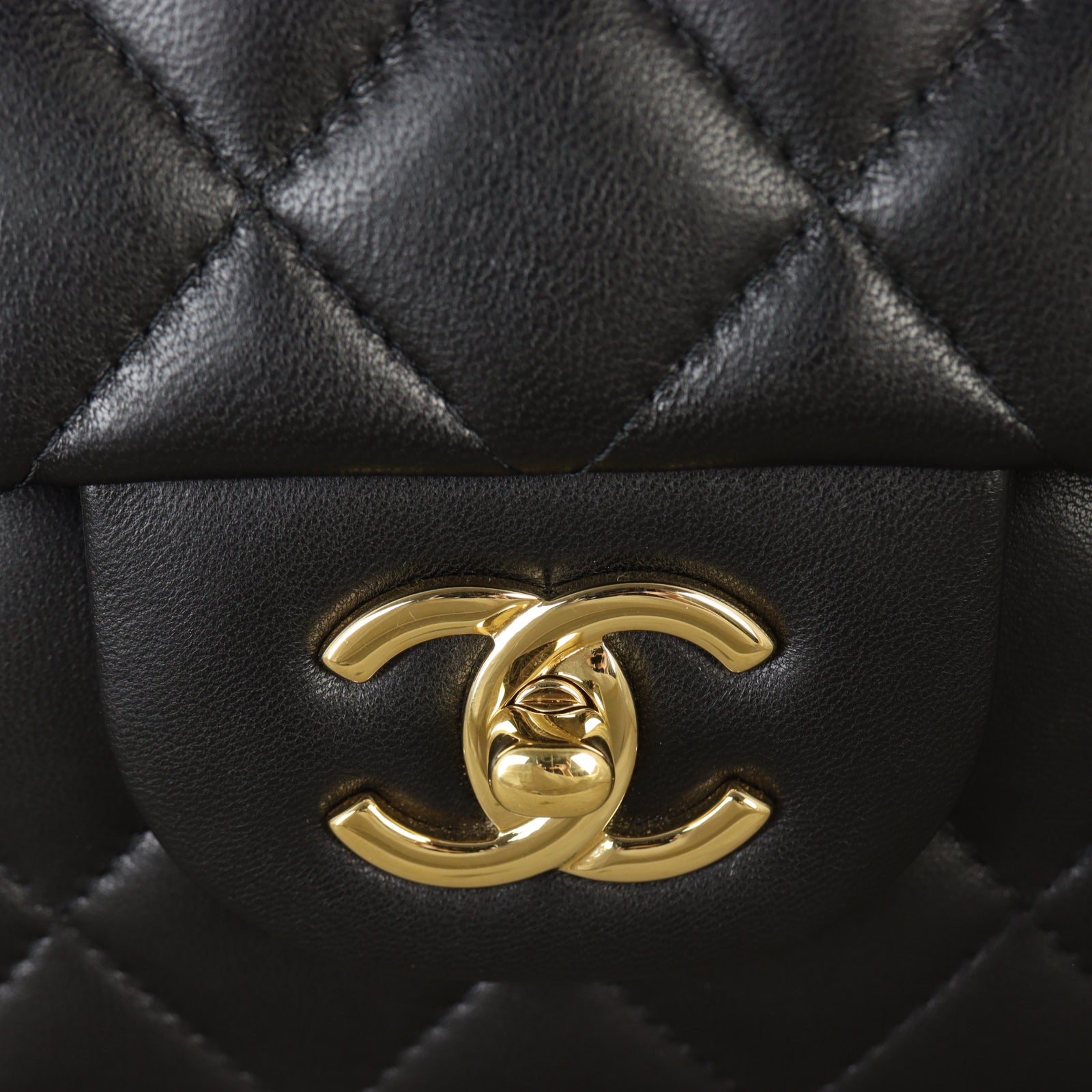 Chanel Classic Double Flap Jumbo Lambskin_IMG_2535.jpg