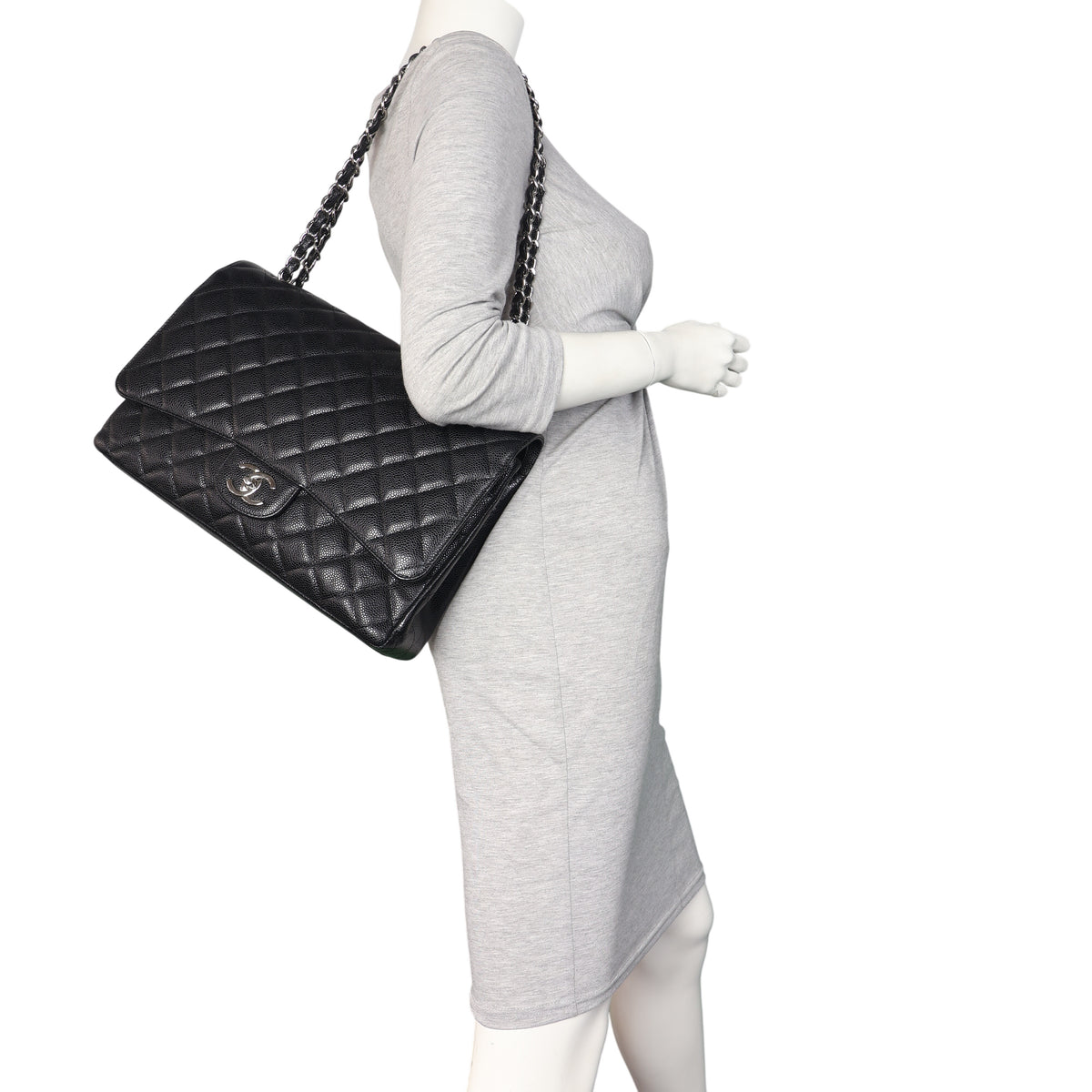 Chanel Classic Double Flap Maxi Caviar_IMG_6024.jpeg