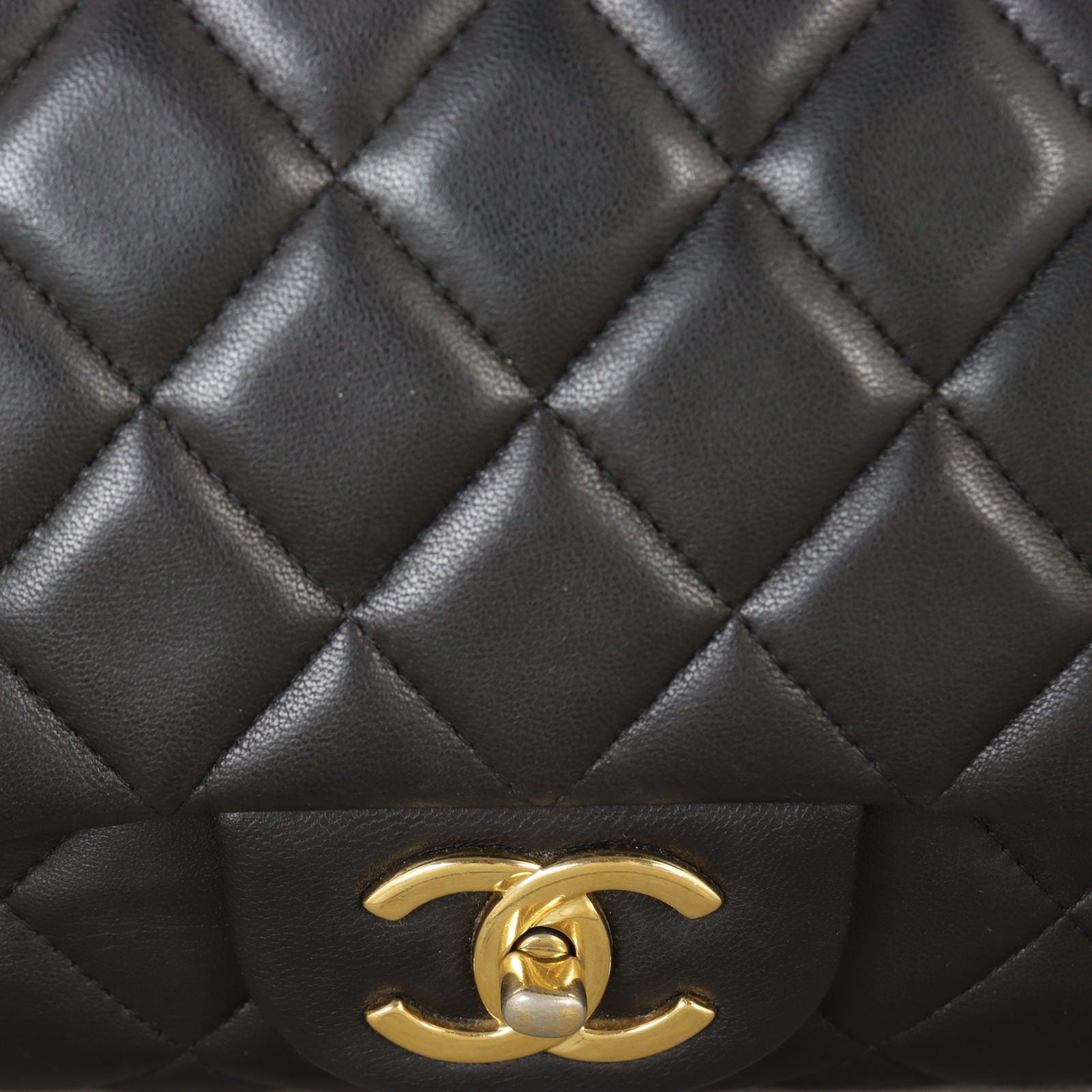 Chanel Classic Double Flap Maxi Lambskin_IMG_3997.jpg