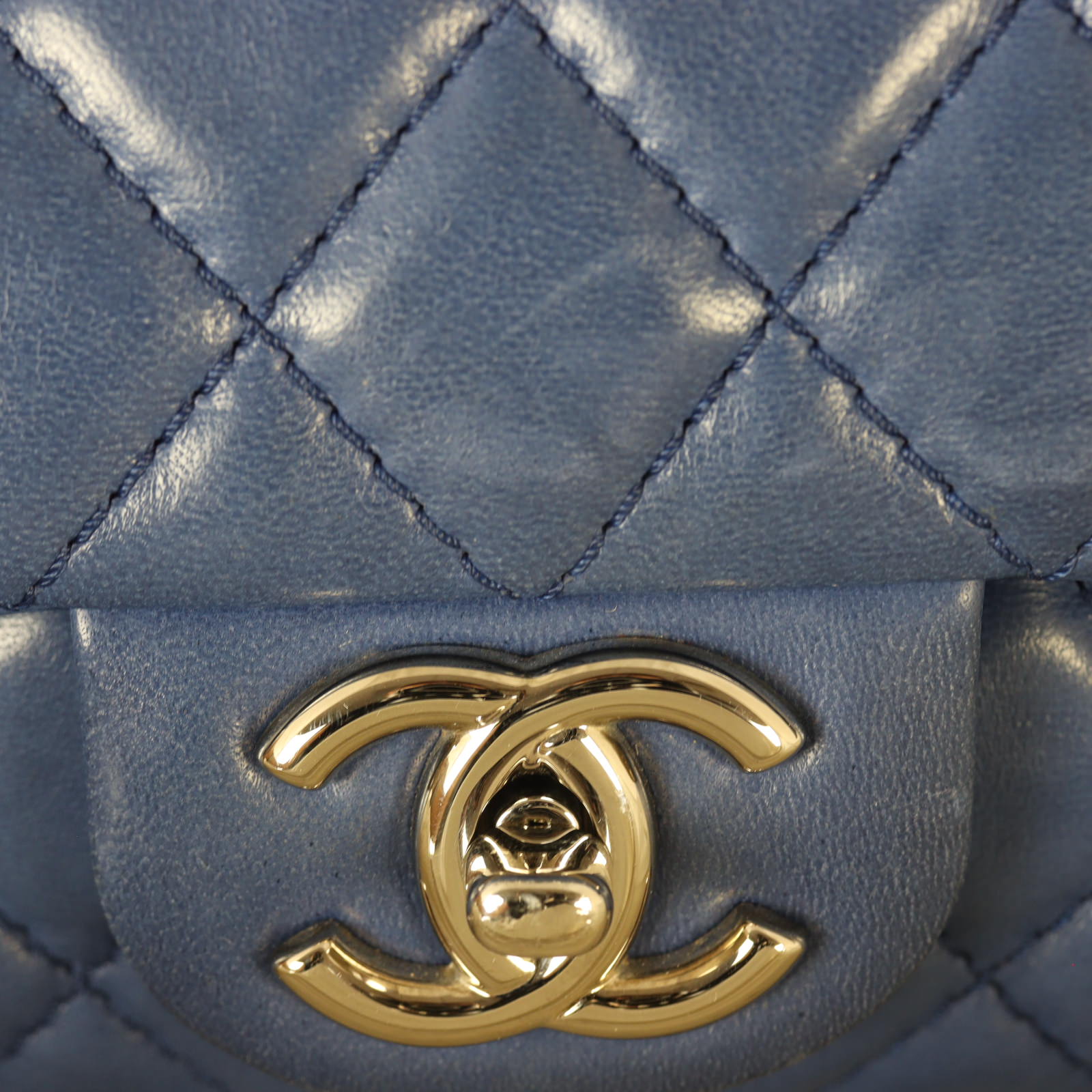 Chanel Classic Double Flap Medium Lambskin (blue)_IMG_6883.jpg