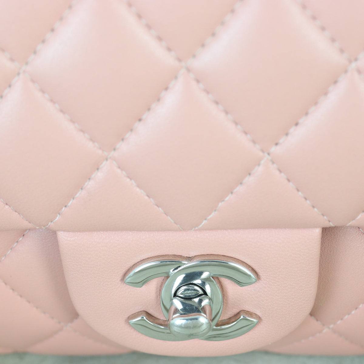 Chanel Classic Double Flap Medium Lambskin _IMG_4442.jpg