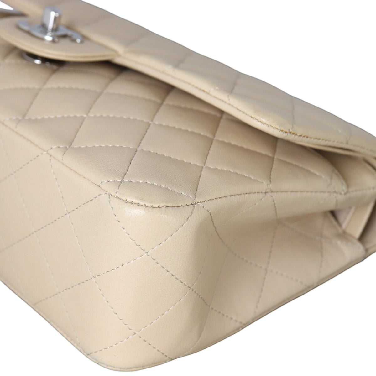 Chanel Classic Double Flap Medium Lambskin_IMG_0747.jpg