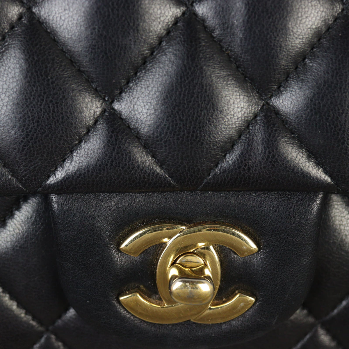 Chanel Classic Double Flap Medium Lambskin_IMG_8982.jpg