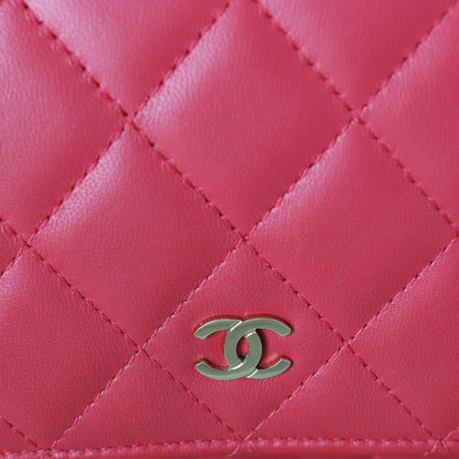 Chanel Classic Wallet on Chain_IMG_1656.jpg