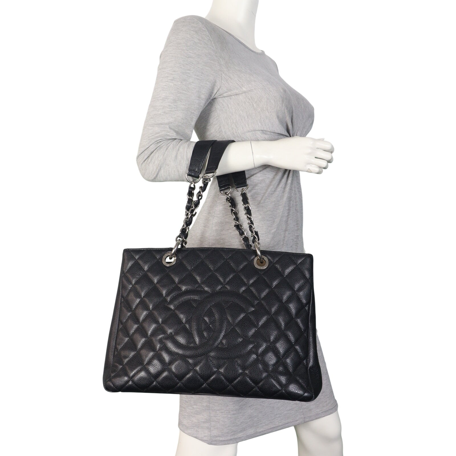 Chanel Grand Shopping Tote_IMG_9679.jpeg