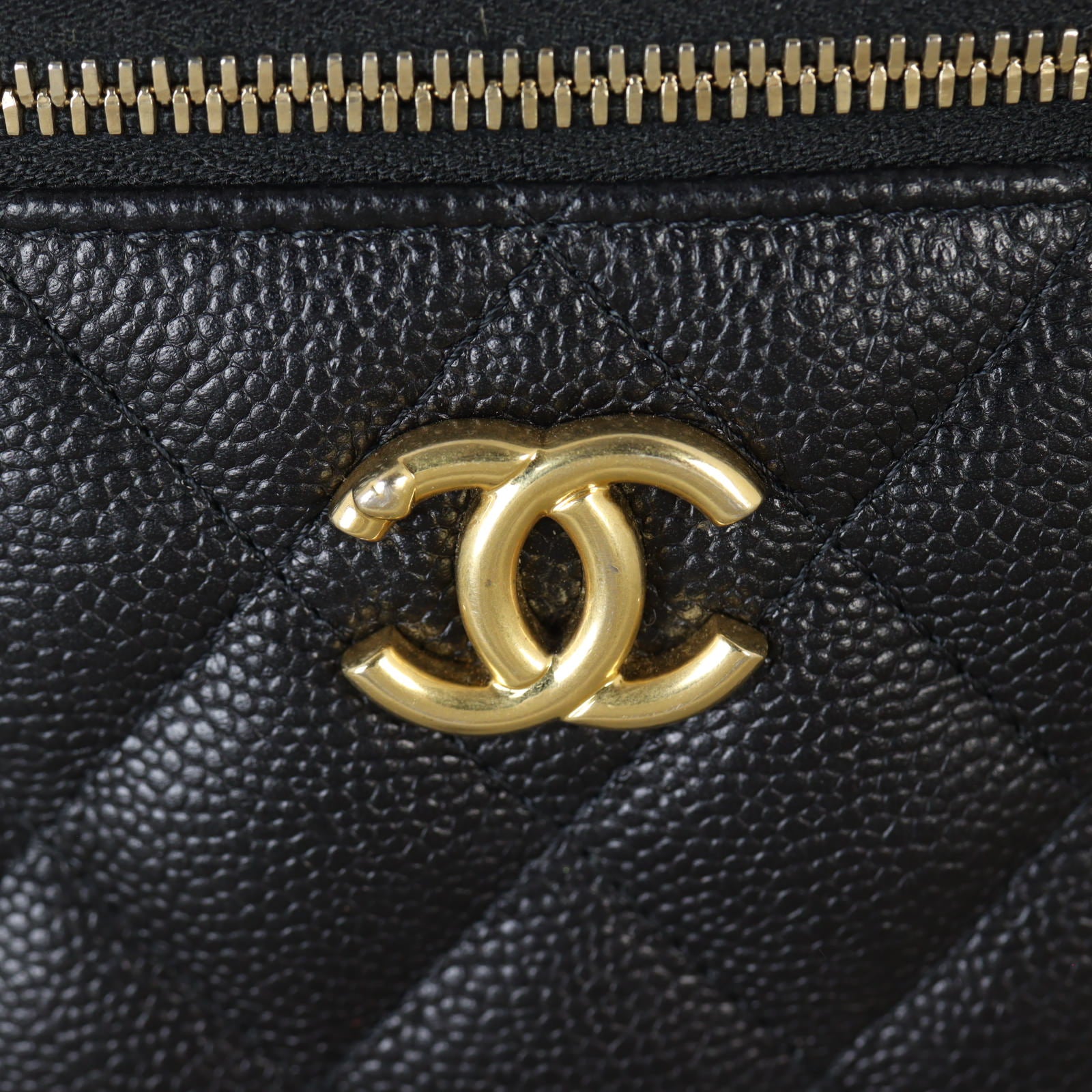 Chanel Heart Crush Vanity Case Chain Bag Mini_IMG_1505.jpg