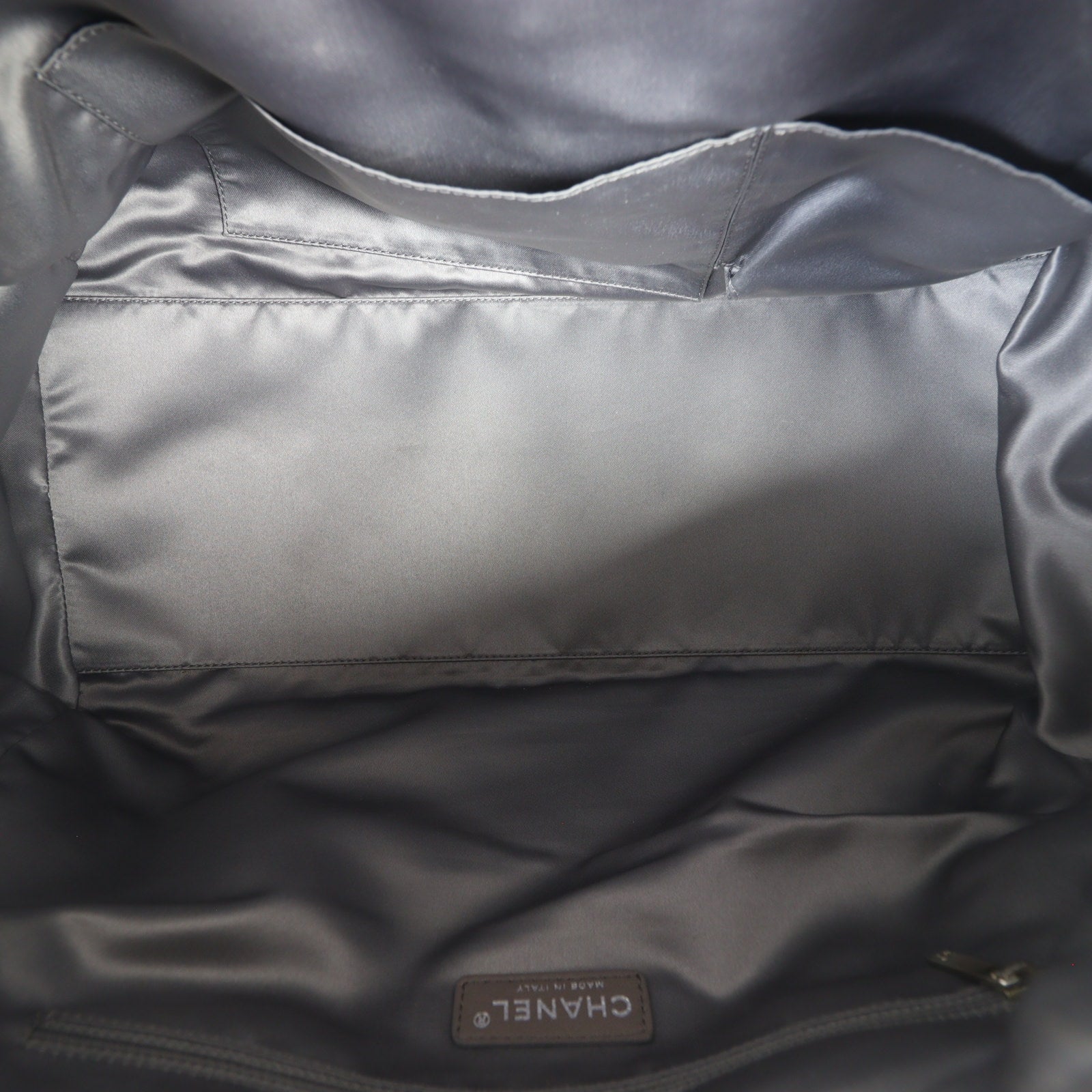 Chanel Luxe Ligne Bowler Patent_IMG_7452.jpg