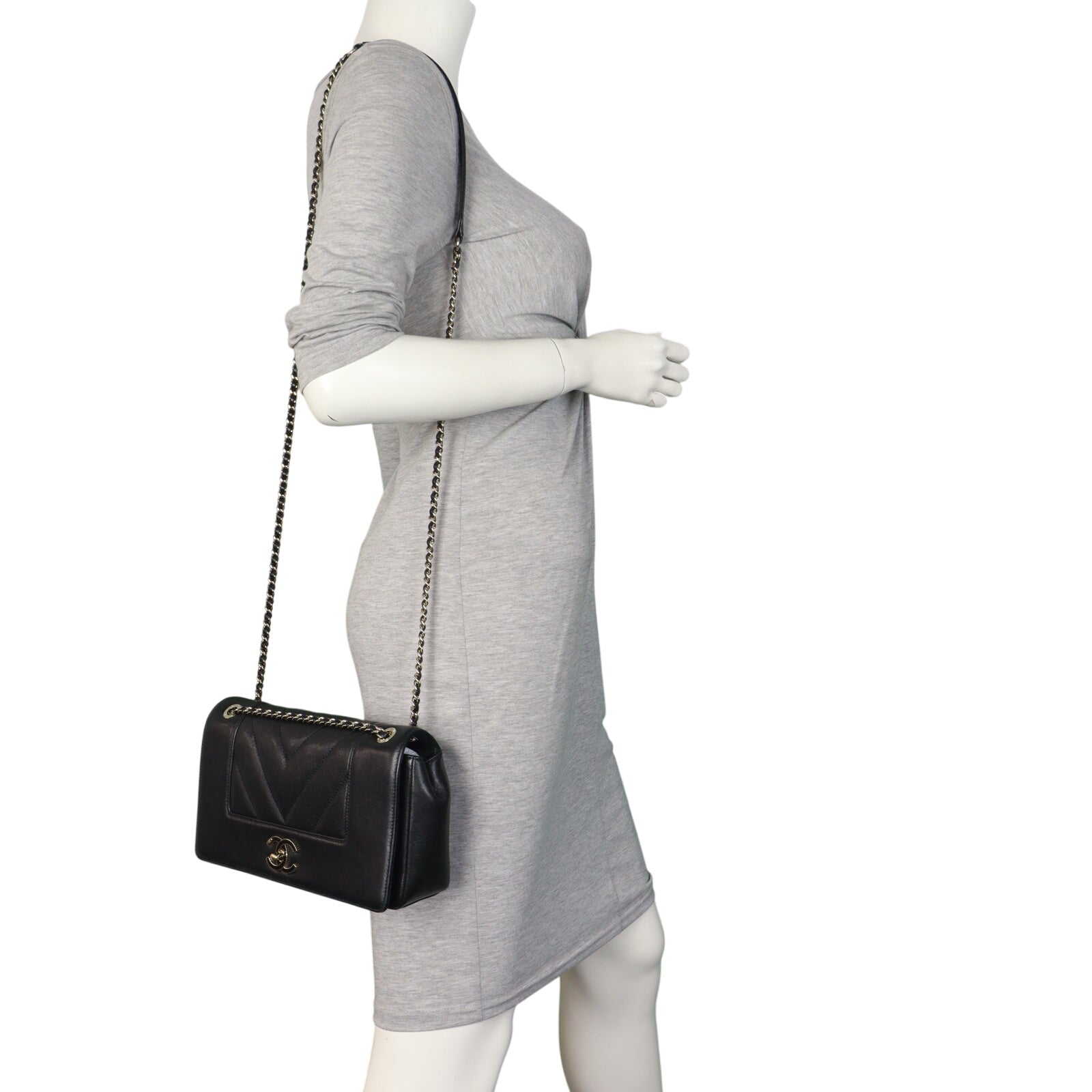 Chanel Mademoiselle Flap Bag Medium Chevron_IMG_0605.jpeg