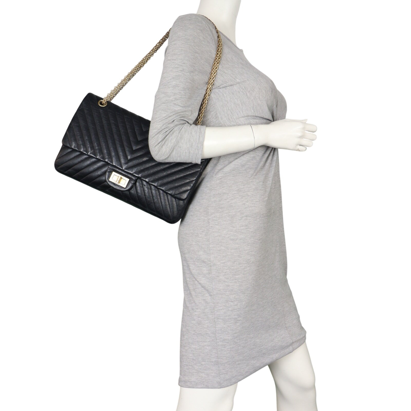 Chanel Reissue 226 Double Flap Chevron_IMG_2218.jpeg