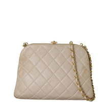 Chanel Vintage Kisslock Clutch on Chain (beige)_IMG_2960.jpeg