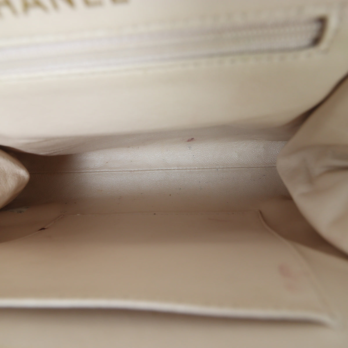 Chanel Vintage Kisslock Clutch on Chain (beige)_IMG_2975.jpg