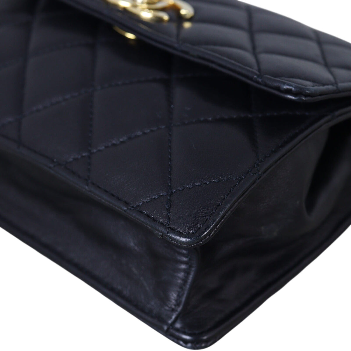 Chanel Vintage Quilted CC Belt Bag_IMG_5274.jpeg