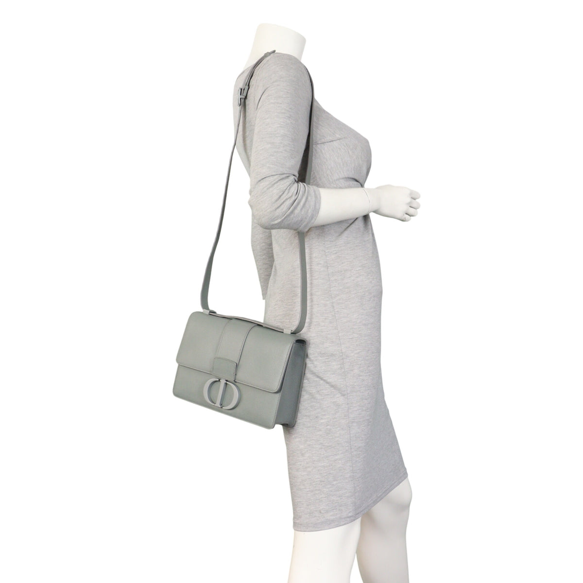 Dior 30 Montaigne Bag_IMG_1631.jpeg