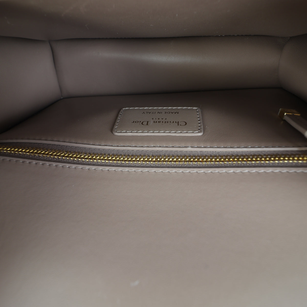 Dior 30 Montaigne Bag_IMG_8135.jpg