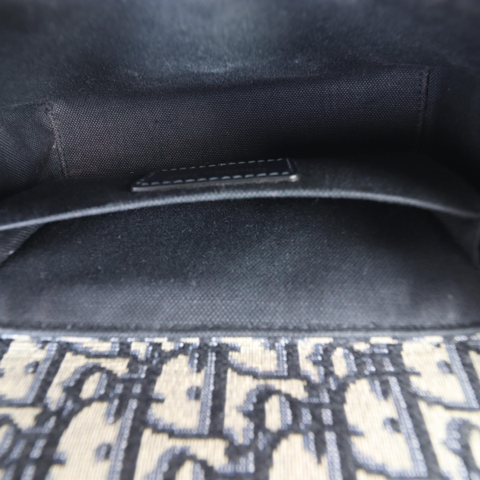 Dior 30 Montaigne Box Bag Oblique_IMG_3708.jpg