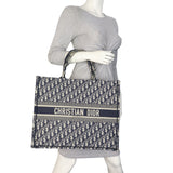 Dior Book Tote Large Oblique_IMG_9953.jpeg