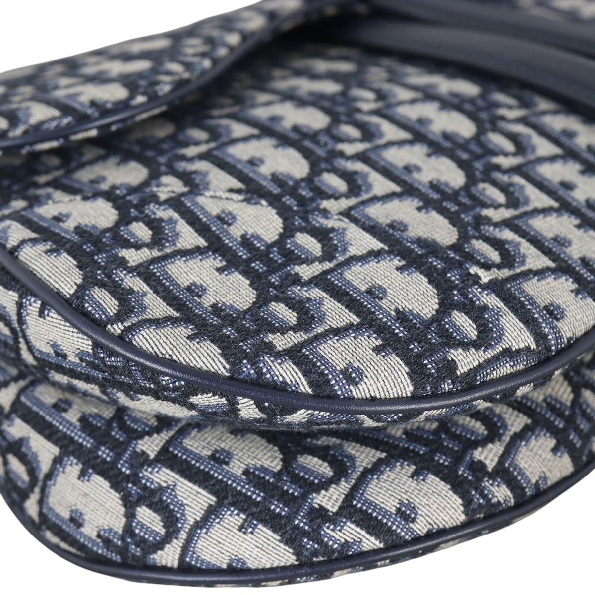 Dior Saddle Bag Oblique with Embroidered Strap_IMG_0576.jpg