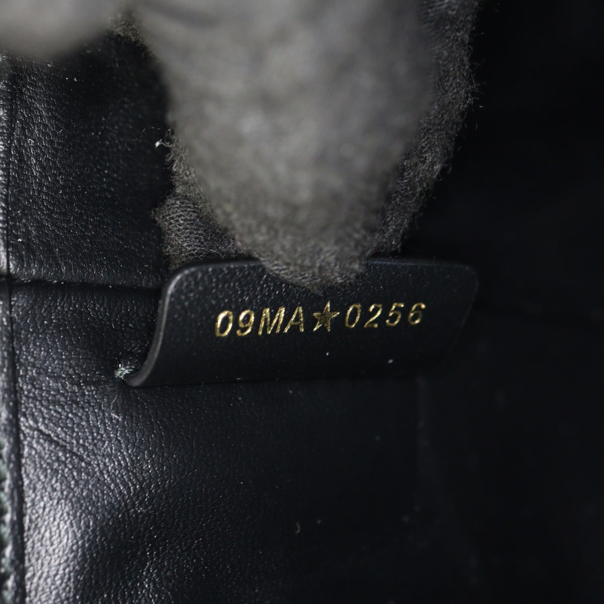 Dior Toujours Macrocannage Vertical Tote Small_IMG_1770.jpg