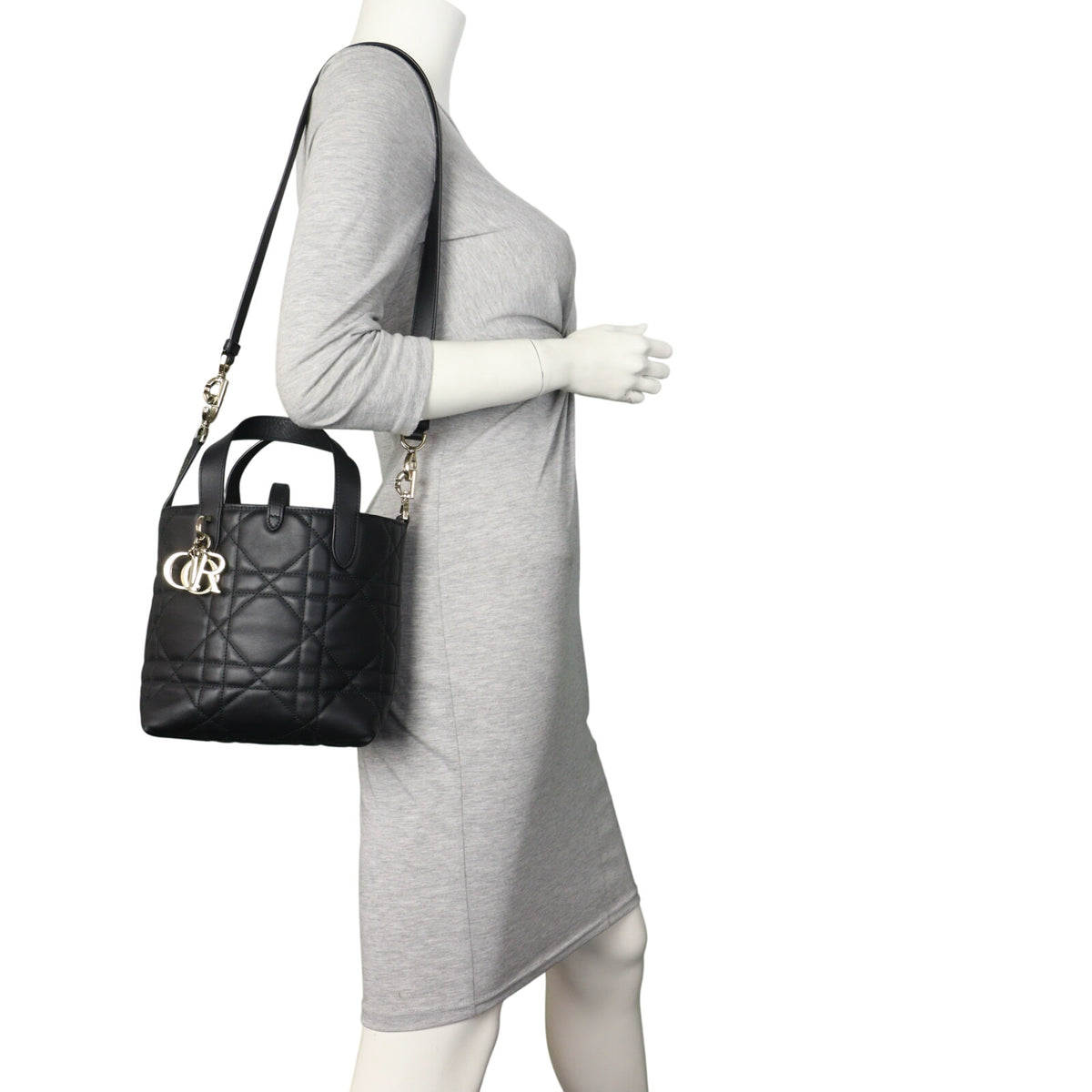 Dior Toujours Macrocannage Vertical Tote Small_IMG_2053.jpeg