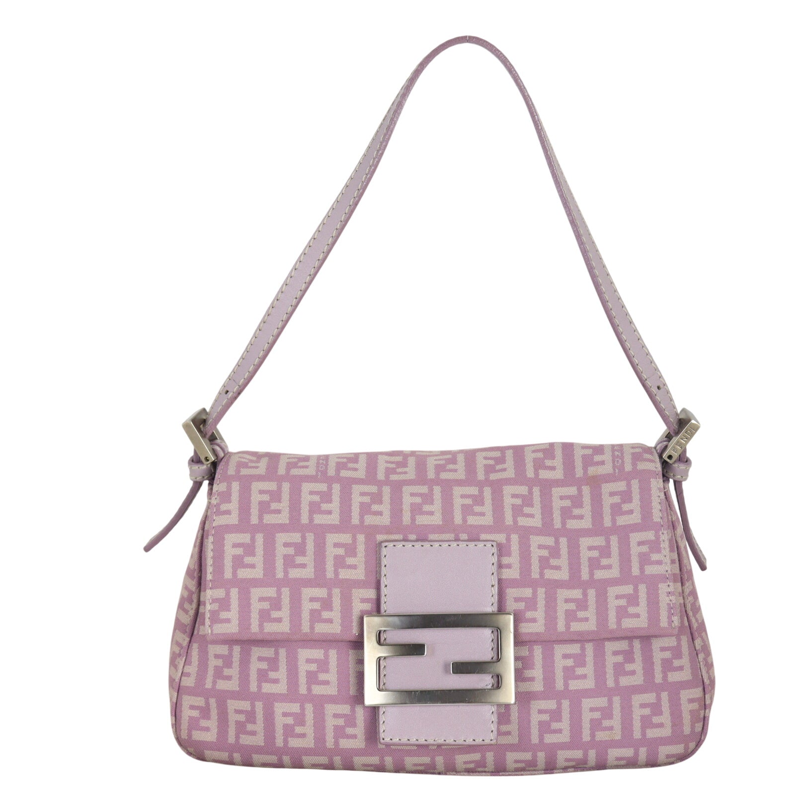 Fendi Baguette Bag_IMG_2765.jpeg