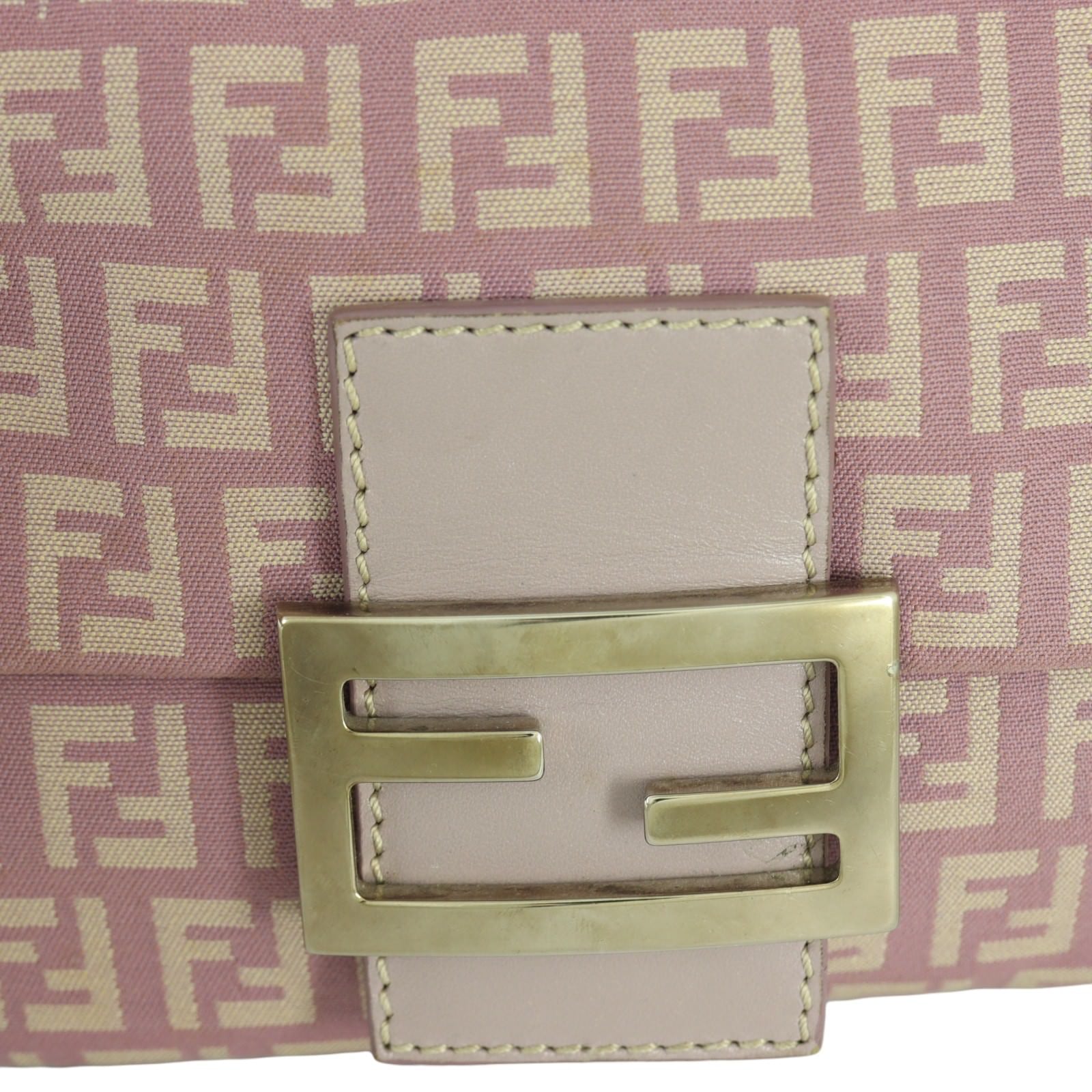 Fendi Baguette Bag_IMG_2770.jpg