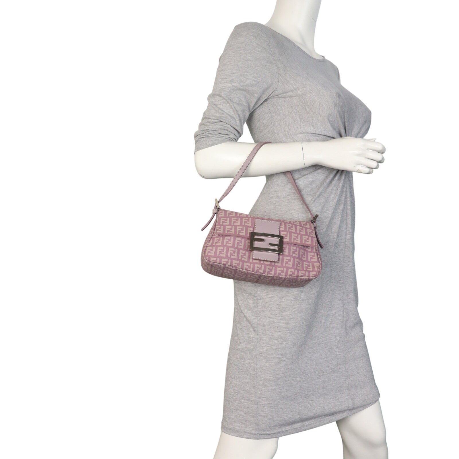 Fendi Baguette Bag_IMG_2854.jpeg